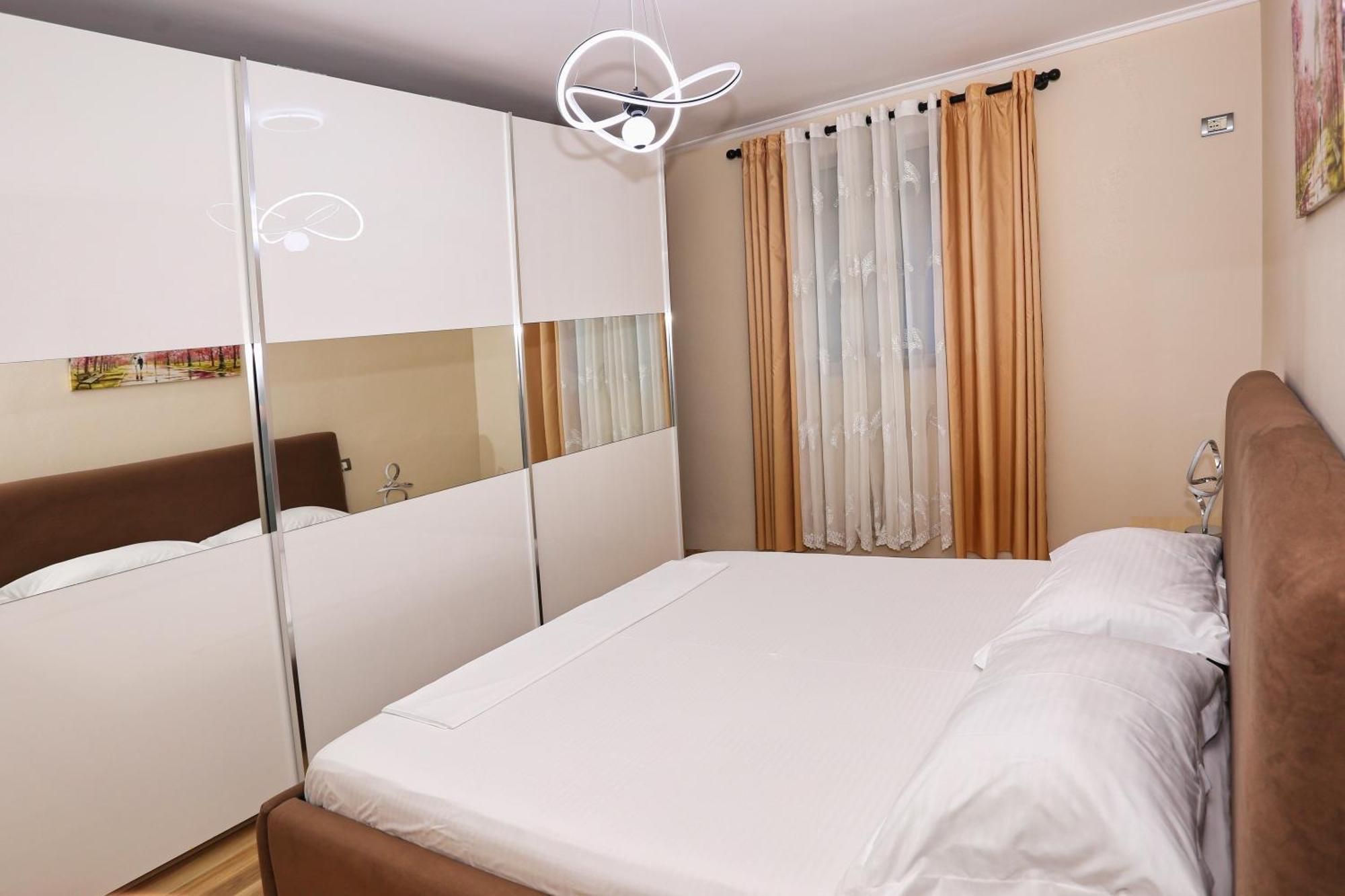 R&B City Center Apartment 티라나 외부 사진