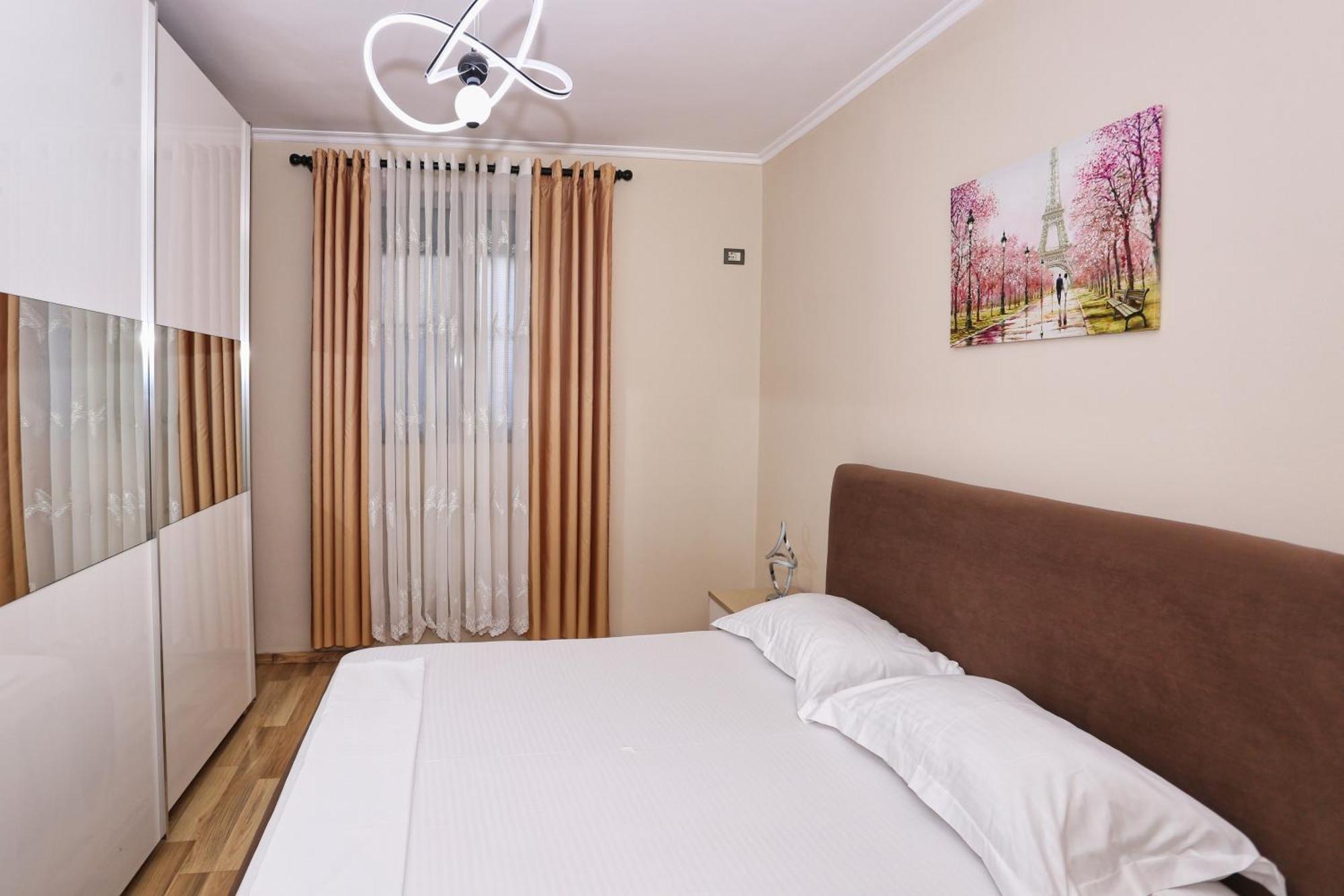 R&B City Center Apartment 티라나 외부 사진