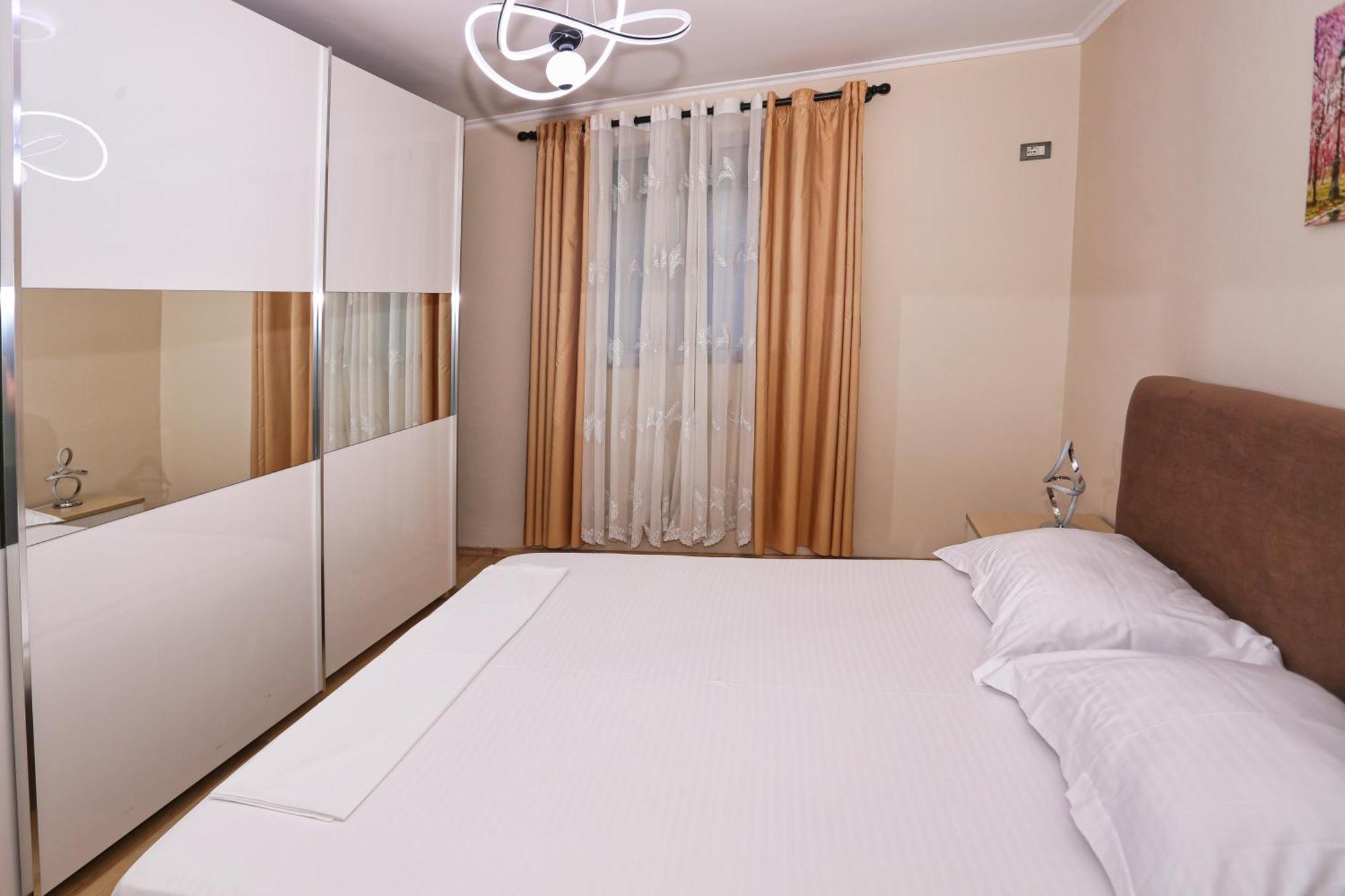 R&B City Center Apartment 티라나 외부 사진