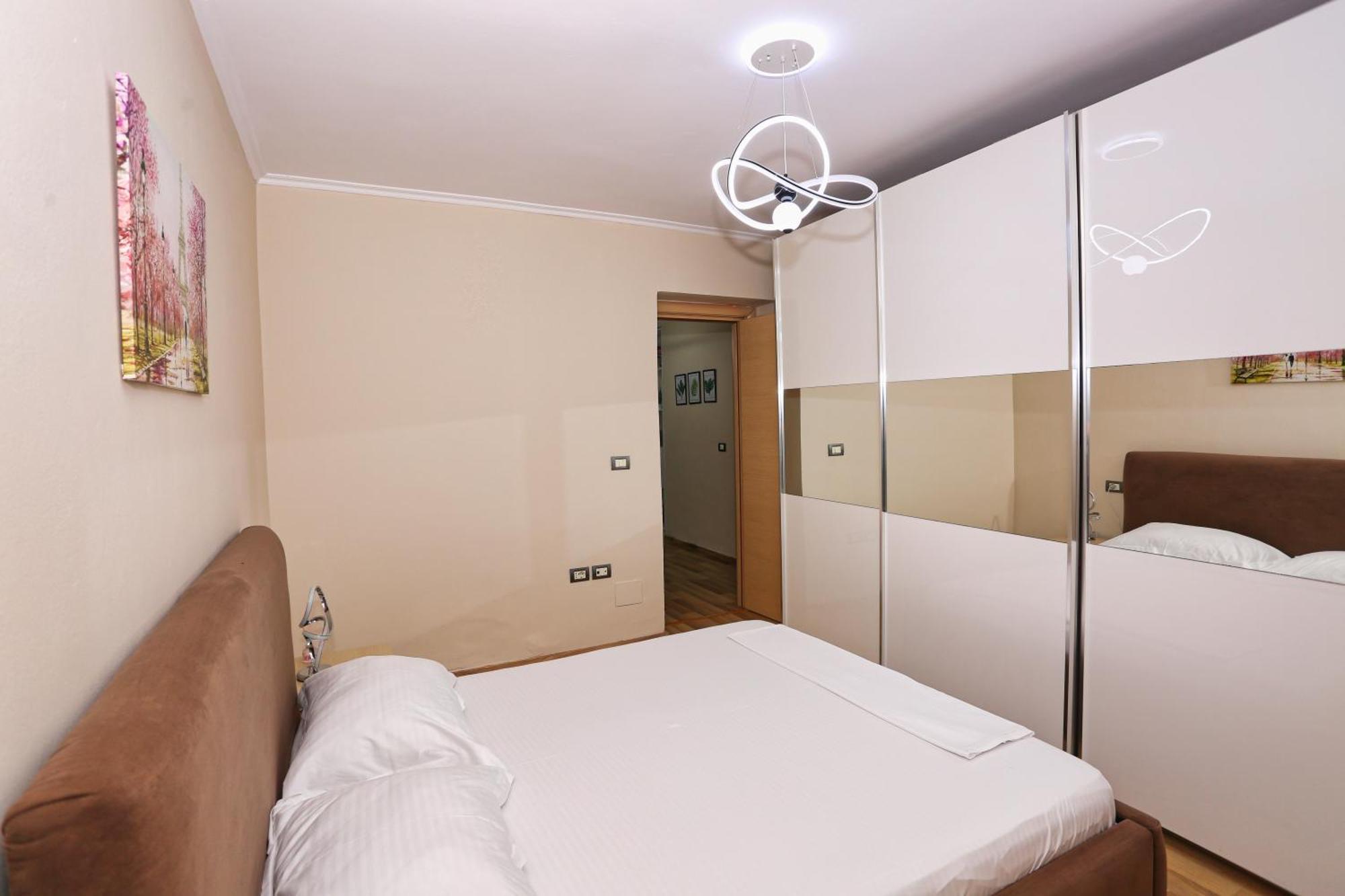 R&B City Center Apartment 티라나 외부 사진
